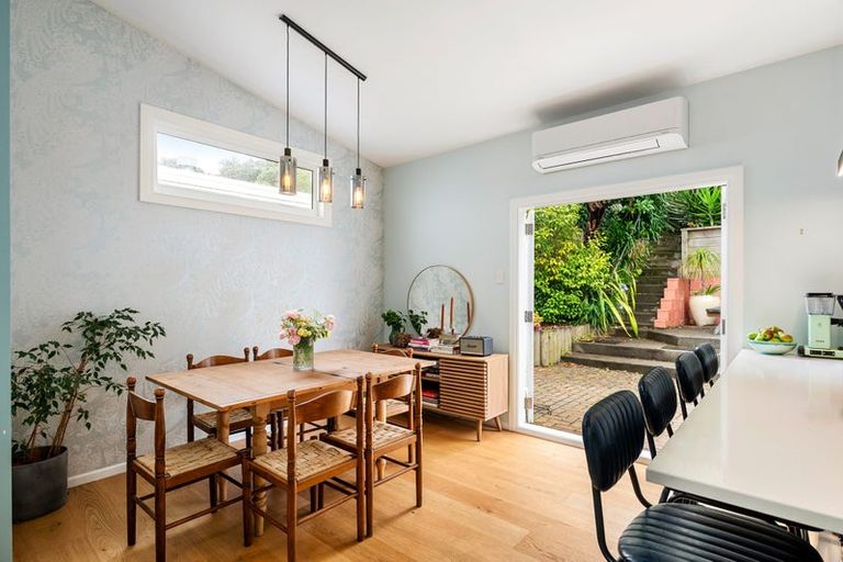 Photo of property in 237 Ohiro Road, Brooklyn, Wellington, 6021