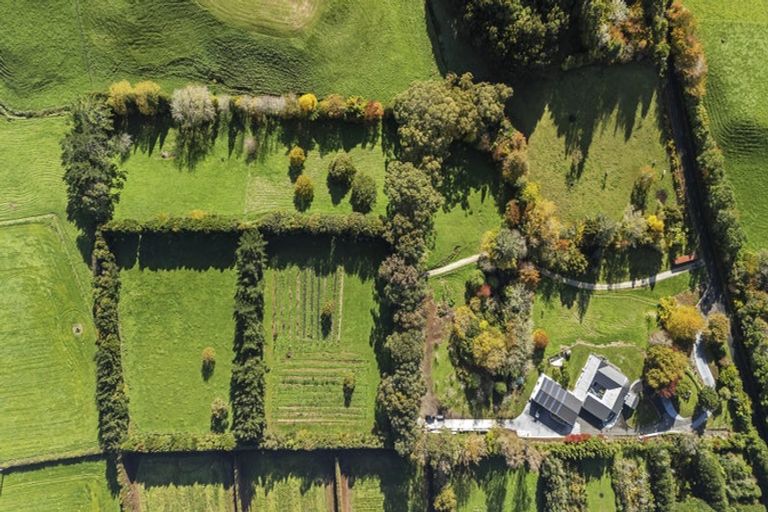 Photo of property in 574 Otaraoa Road, Tikorangi, Waitara, 4383