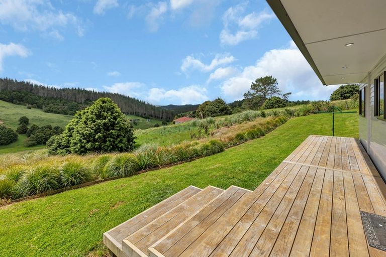 Photo of property in 2568e Paparoa-oakleigh Road, Paparoa, 0571