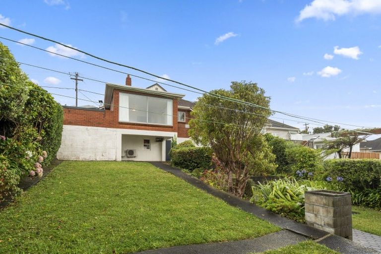 Photo of property in 128 Cashmere Avenue, Khandallah, Wellington, 6035