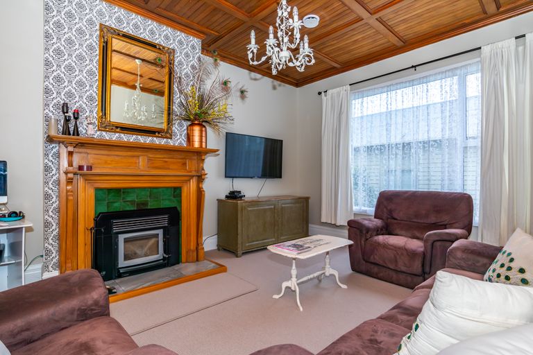 Photo of property in 290 Church Street, West End, Timaru, 7910