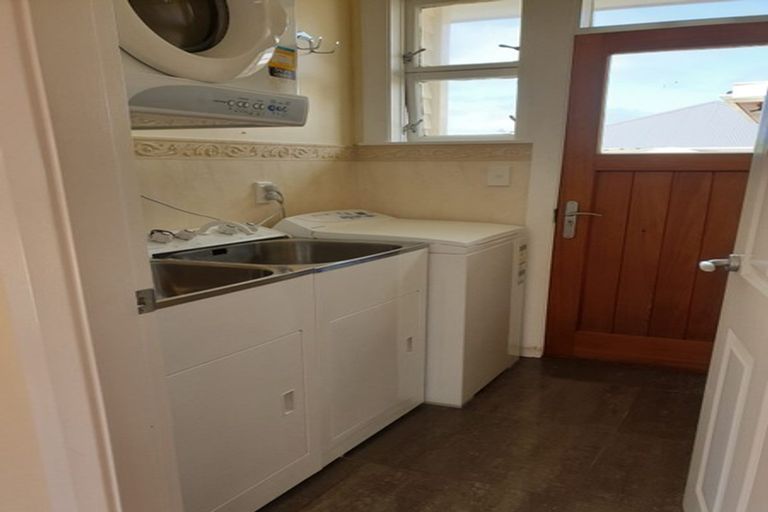 Photo of property in 333 The Parade, Island Bay, Wellington, 6023