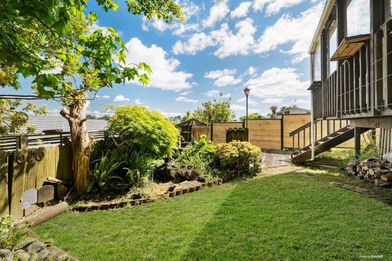 Photo of property in 2/878 East Coast Road, Northcross, Auckland, 0630