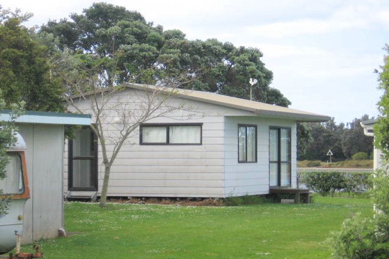 Photo of property in 18 Roretana Drive, Athenree, Waihi Beach, 3177