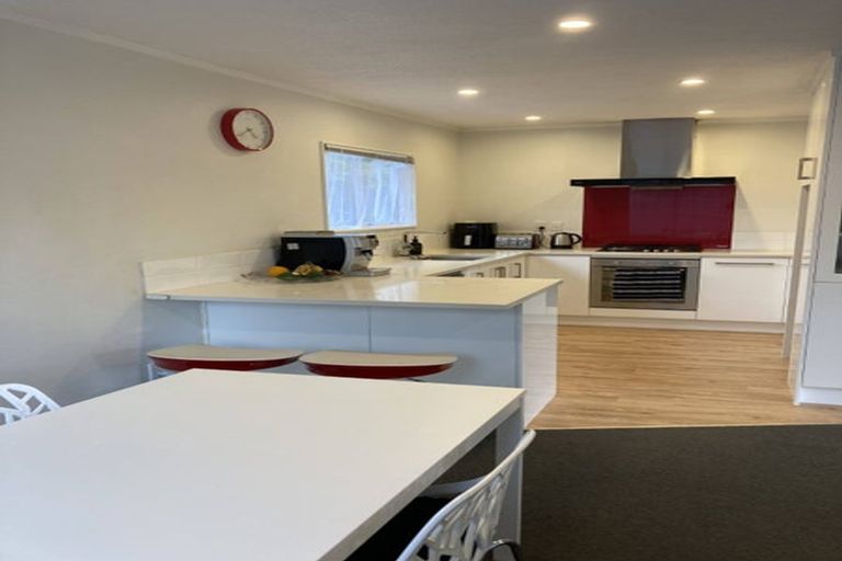 Photo of property in 9/8 Palmer Crescent, Silverstream, Upper Hutt, 5019