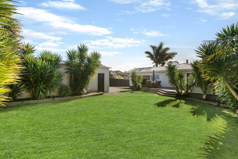 Photo of property in 4 Katrina Place, Massey, Auckland, 0614