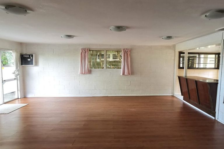 Photo of property in 13 Easton Park Parade, Glenfield, Auckland, 0629