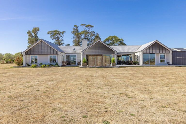 Photo of property in 104 White Rock Road, Martinborough, 5781