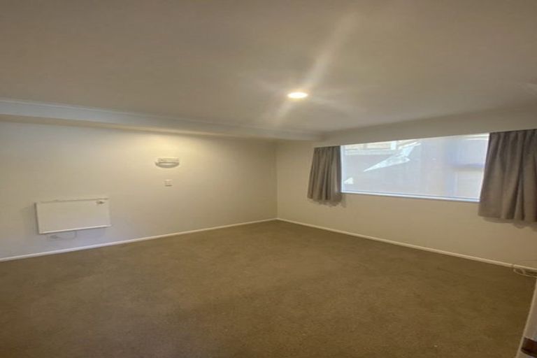 Photo of property in 3b Peckham Grove, Tawa, Wellington, 5028
