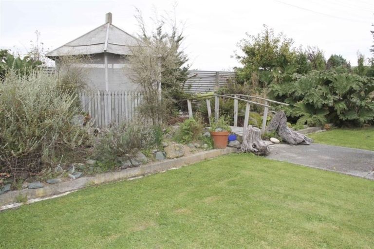 Photo of property in 2268 Ohai Clifden Highway, Orawia, Otautau, 9682
