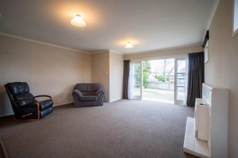 Photo of property in 139 Ruamahanga Crescent, Terrace End, Palmerston North, 4410