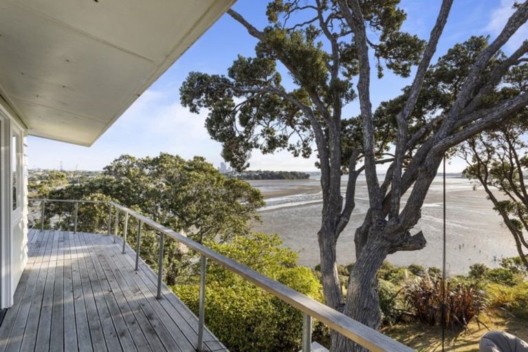 Photo of property in 96 Ngataringa Road, Devonport, Auckland, 0624