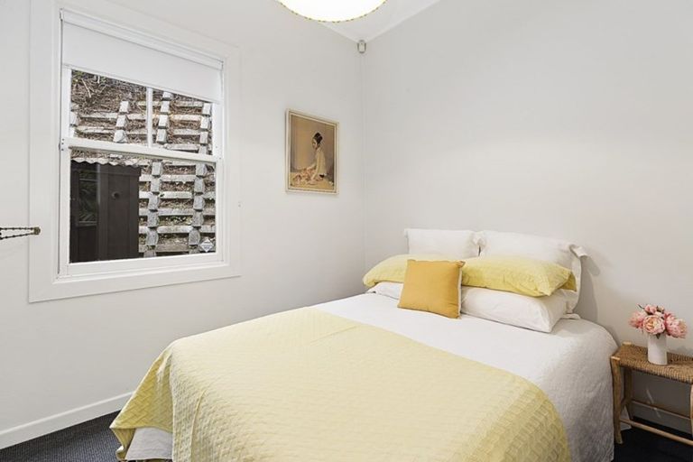 Photo of property in 8a Hungerford Road, Lyall Bay, Wellington, 6022