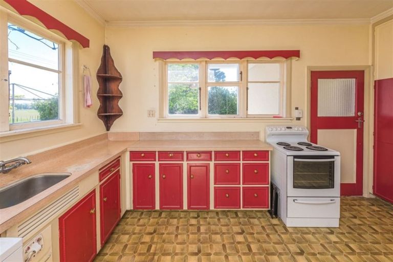 Photo of property in 32 Suther Street, Waverley, 4510