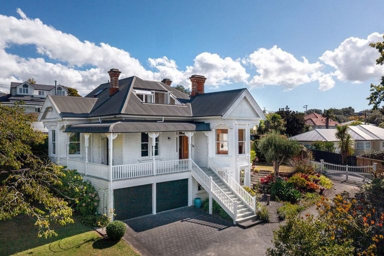 Photo of property in 6 Glade Place, Birkenhead, Auckland, 0626