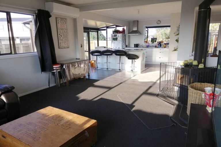 Photo of property in 6 Kamahi Avenue, Hawera, 4610