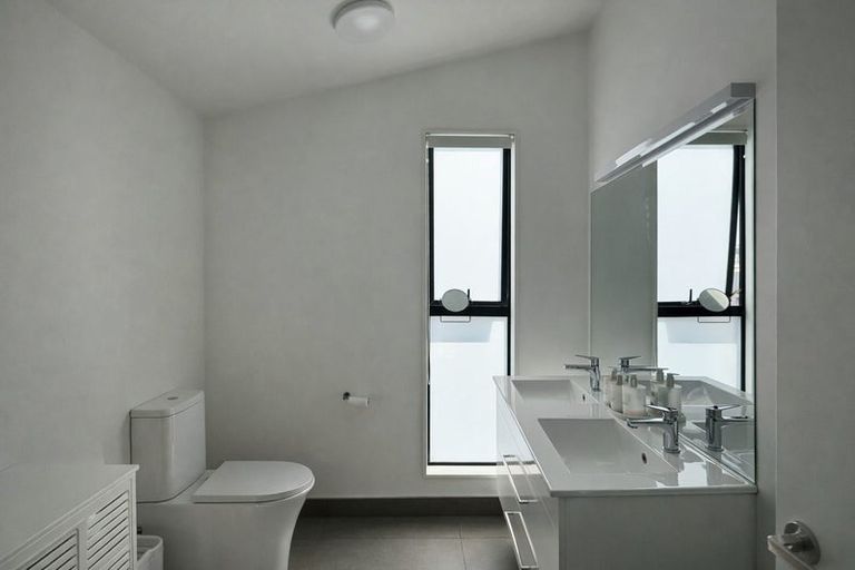 Photo of property in 30/82 East Coast Road, Milford, Auckland, 0620