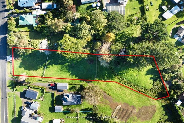 Photo of property in 10 Hull Road, Waiuku, 2123