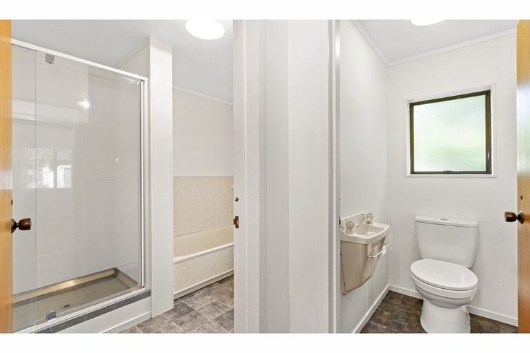 Photo of property in 2 Page Place, Hamilton East, Hamilton, 3216