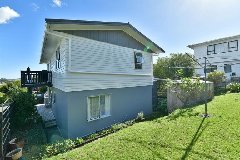 Photo of property in 10 John Road, Stanmore Bay, Whangaparaoa, 0932