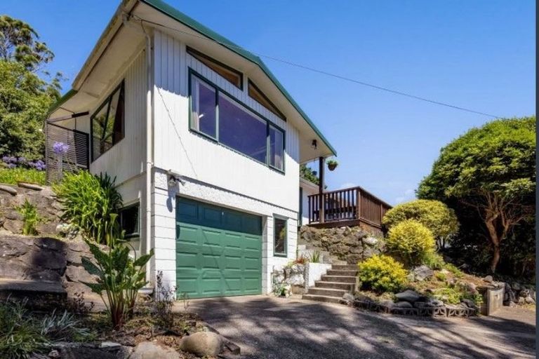 Photo of property in 15 Awanui Street, Merrilands, New Plymouth, 4312