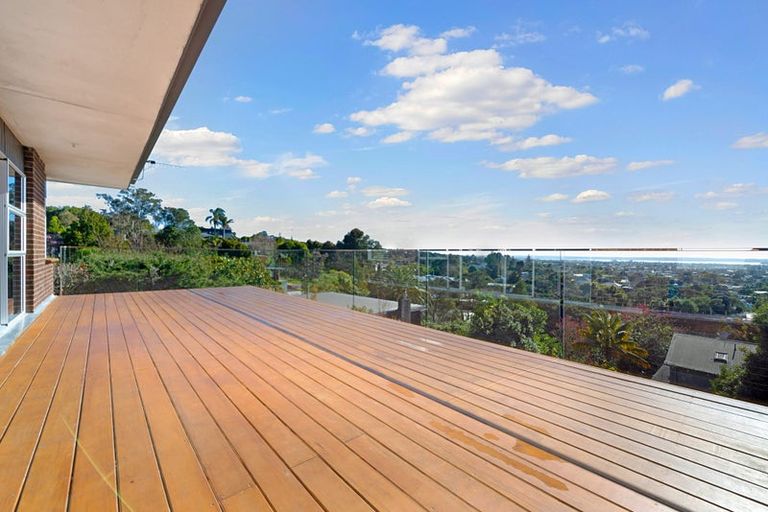 Photo of property in 229 Golf Road, Titirangi, Auckland, 0604
