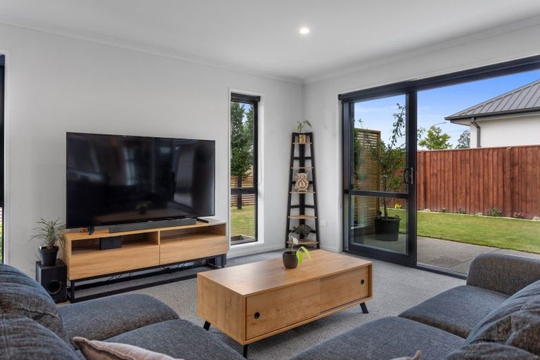 Photo of property in 16 Tara Crescent, Woodend, 7610