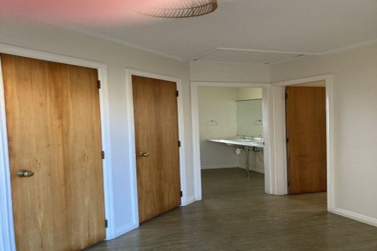 Photo of property in 11 Brougham Street, Mount Victoria, Wellington, 6011