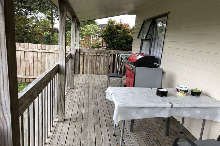 Photo of property in 20 Ward Crescent, Te Atatu Peninsula, Auckland, 0610