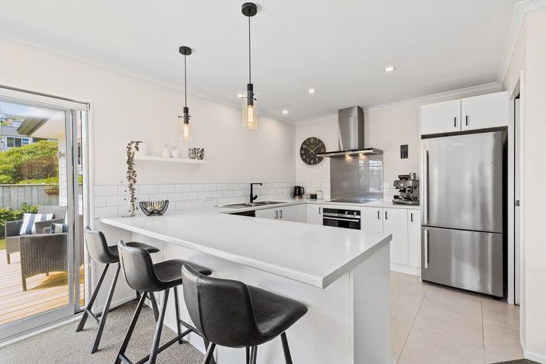 Photo of property in 12 Banks Boulevard, Whitby, Porirua, 5024