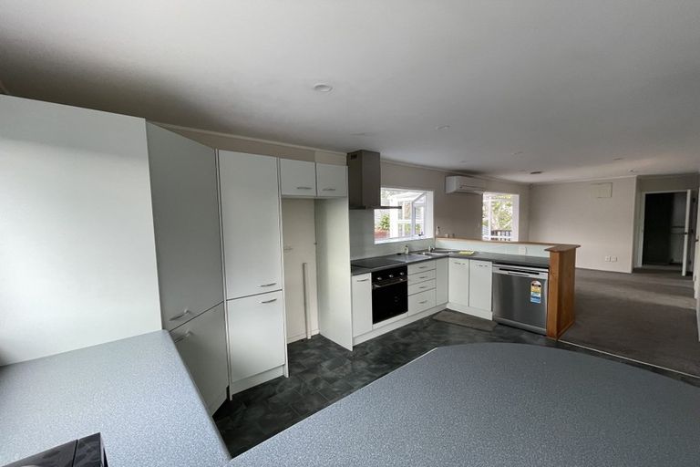 Photo of property in 40 Morriggia Place, Bayview, Auckland, 0629