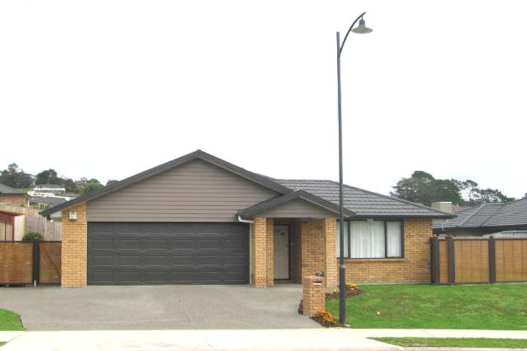 Photo of property in 28 Lake Panorama Drive, Henderson, Auckland, 0612