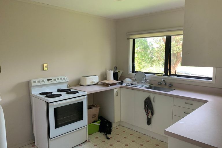 Photo of property in 28 Orton Street, Glenfield, Auckland, 0627