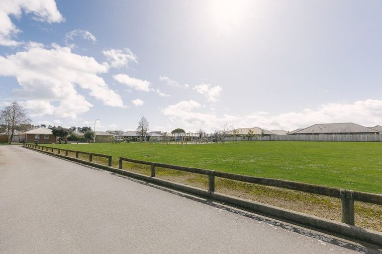 Photo of property in 39 Parnell Heights Drive, Kelvin Grove, Palmerston North, 4414