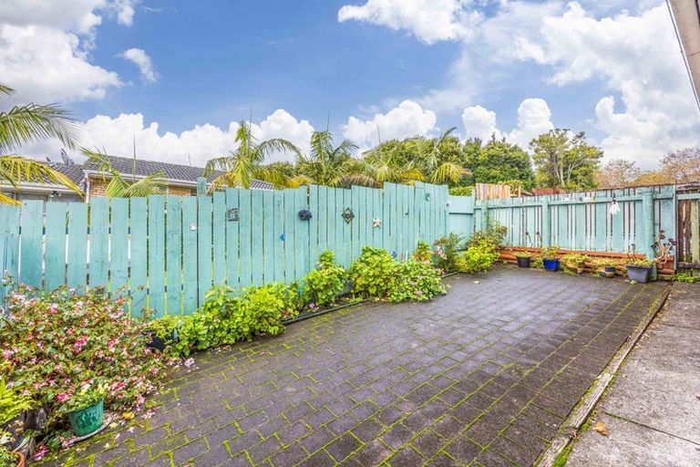 Photo of property in 2/81 Seabrook Avenue, New Lynn, Auckland, 0600