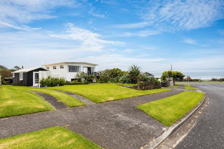 Photo of property in 4 Shearer Drive, Oakura, 4314