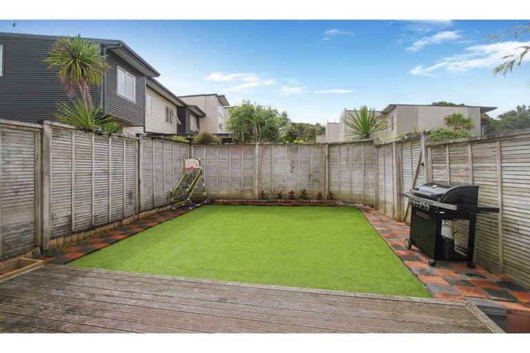 Photo of property in 1/206 Manuka Road, Bayview, Auckland, 0629