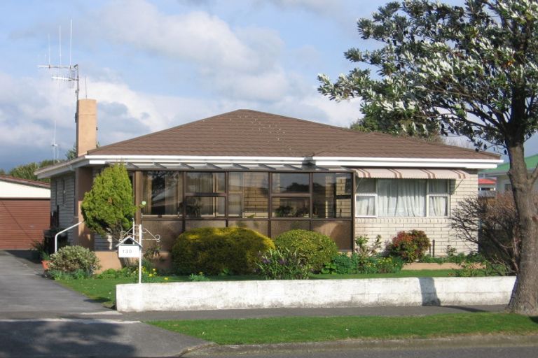 Photo of property in 130 College Street, Awapuni, Palmerston North, 4412