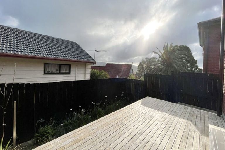 Photo of property in 12/15 Sunhill Road, Sunnyvale, Auckland, 0612