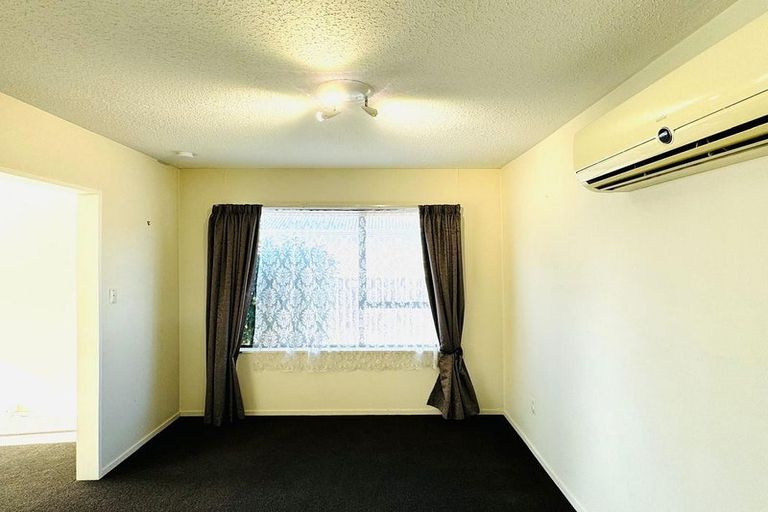 Photo of property in 2/92 North Avon Road, Richmond, Christchurch, 8013