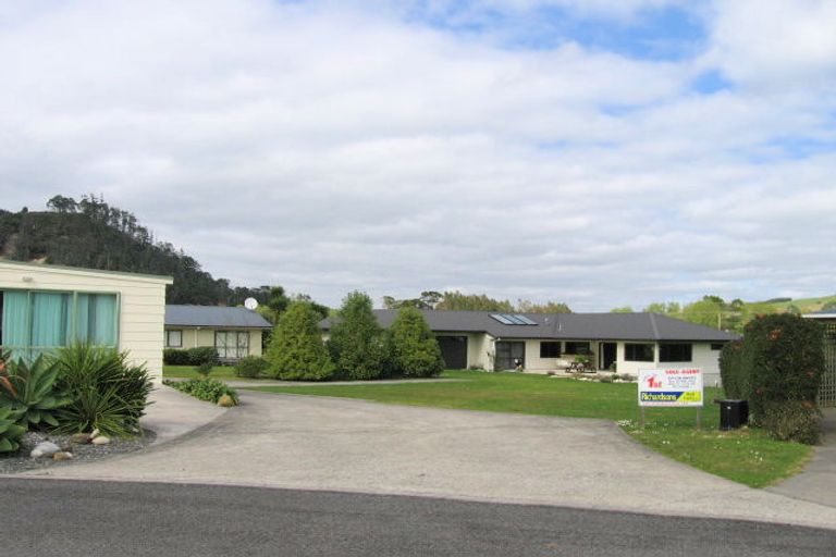 Photo of property in 29 Michelle Lane, Hahei, Whitianga, 3591