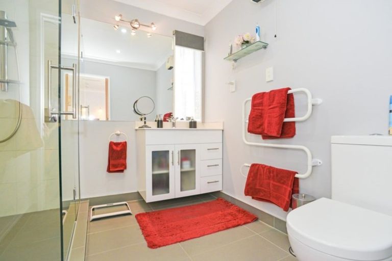 Photo of property in 227 Tudor Avenue, Mayfair, Hastings, 4122