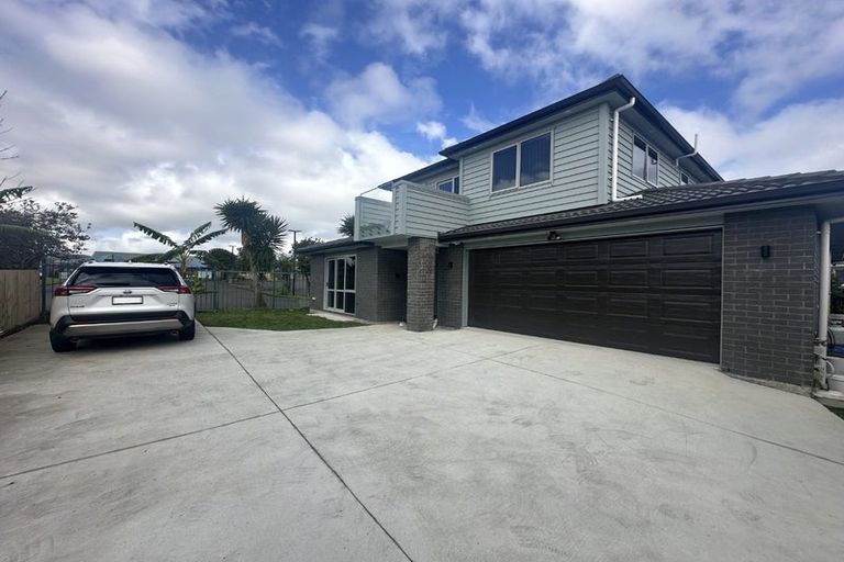 Photo of property in 13 Rimini Place, Clover Park, Auckland, 2023