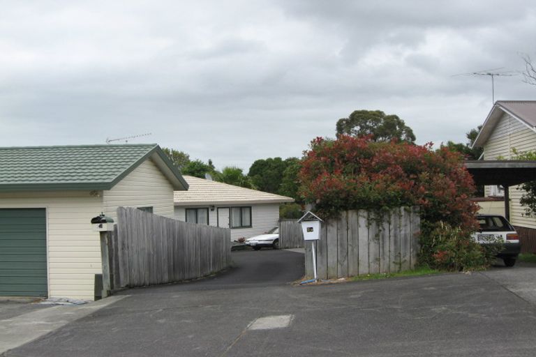 Photo of property in 2c Waiari Road, Conifer Grove, Takanini, 2112