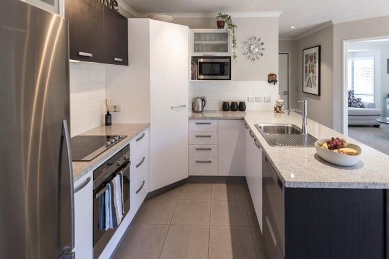 Photo of property in 3 Moy Place, East Tamaki Heights, Auckland, 2016