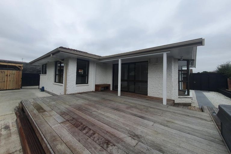 Photo of property in 1/12 Camrose Place, Ilam, Christchurch, 8041