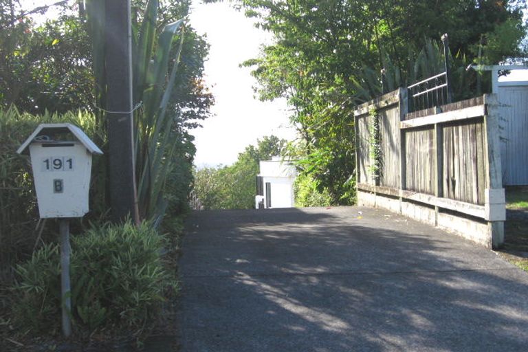 Photo of property in 2/191 Glenfield Road, Hillcrest, Auckland, 0627