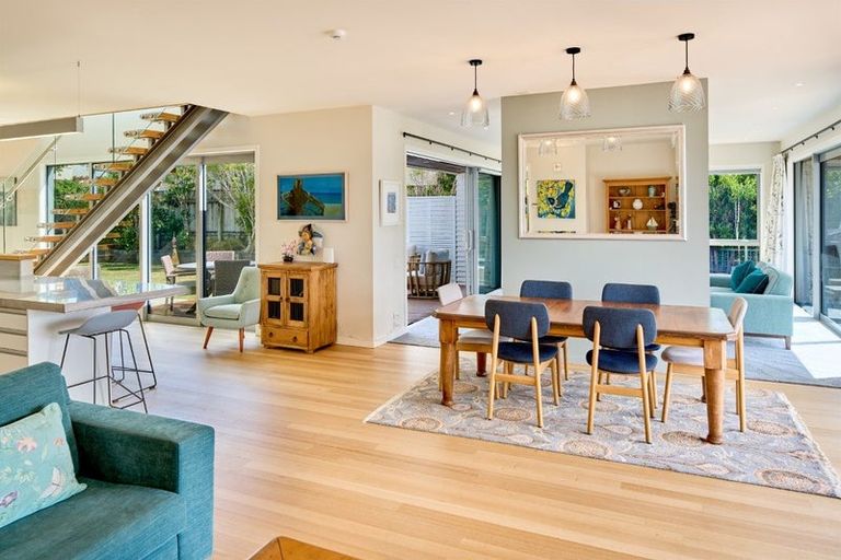 Photo of property in 31 Pendennis Point, Camborne, Porirua, 5026