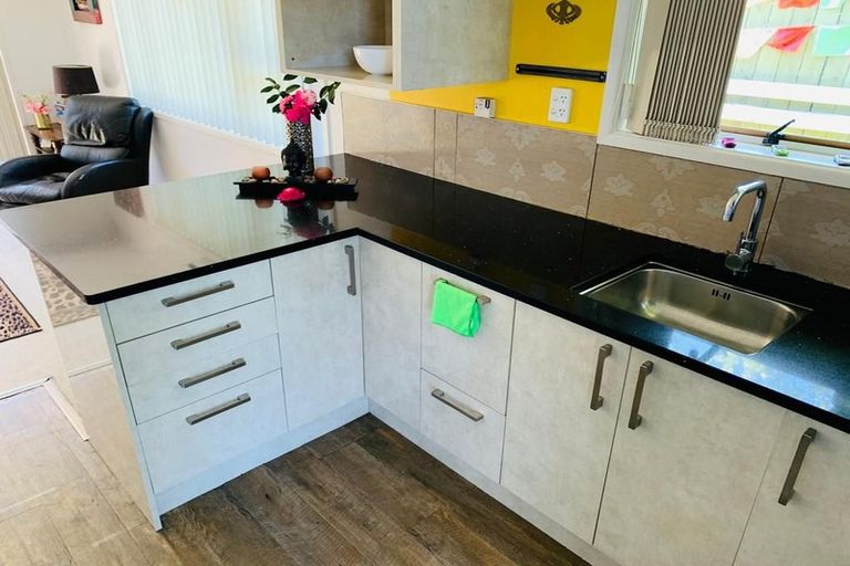 Photo of property in 42a Trentham Road, Papakura, 2110