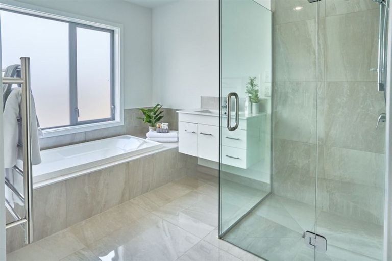 Photo of property in 5a Woodstock Place, Hokowhitu, Palmerston North, 4410